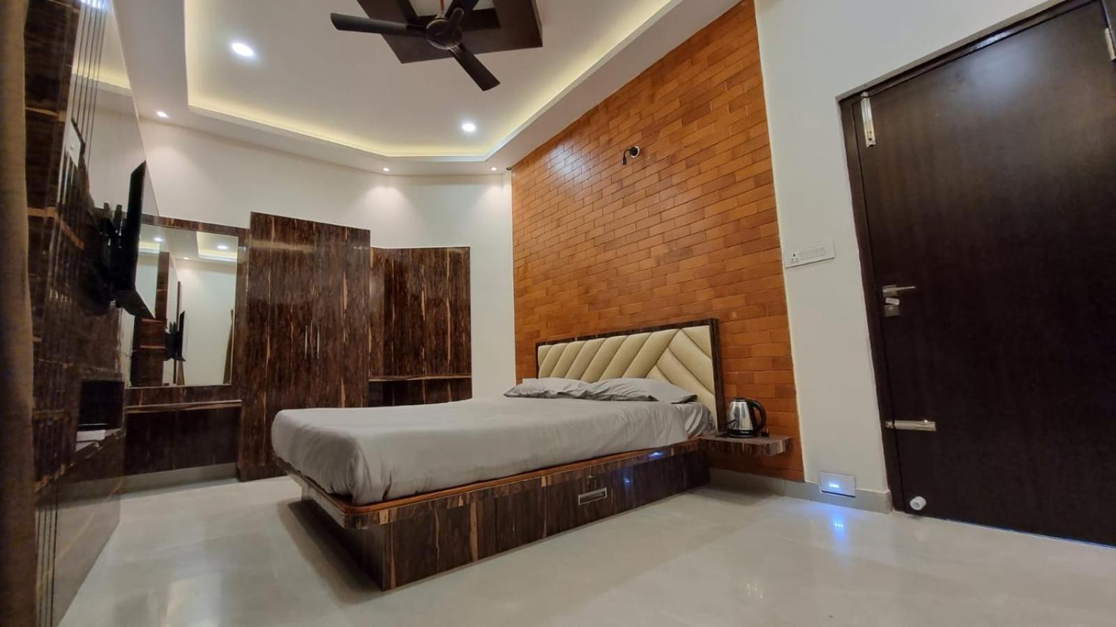 Melody Inn Luxury Home Stay เยอร์โคด ห้อง รูปภาพ